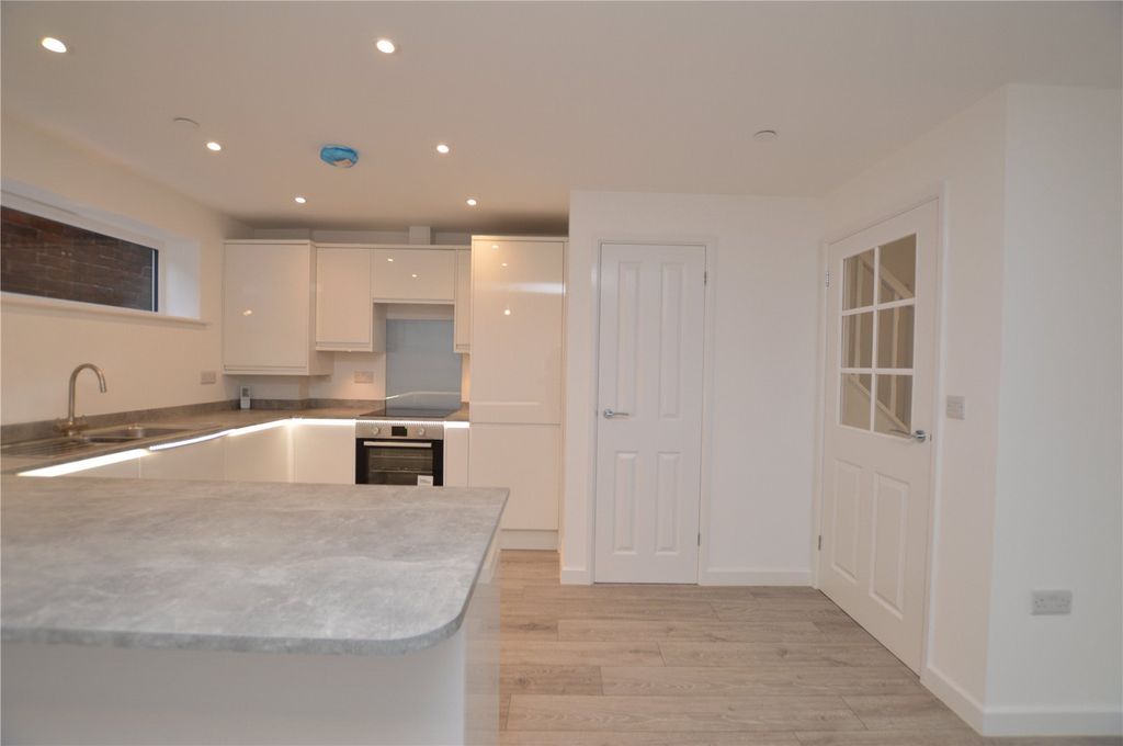 Property photo 3 of 22 Picture No. 25