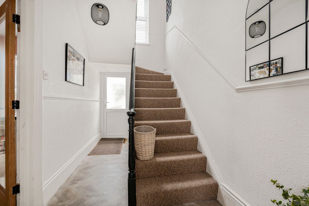 Additional image 6 of 2 bed maisonette for saleQueen Street, Newton Abbot TQ12