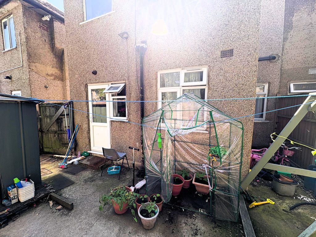 Property photo 3 of 4