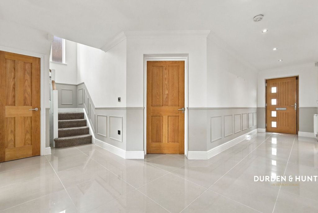 Property photo 2 of 34
