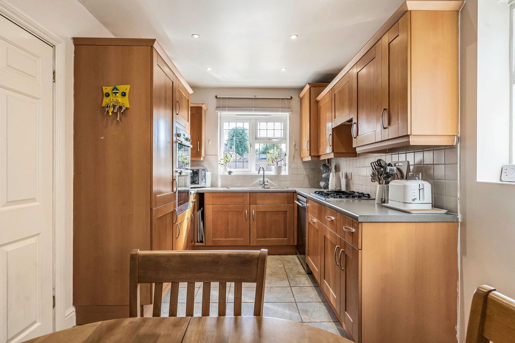 Property photo 2 of 19