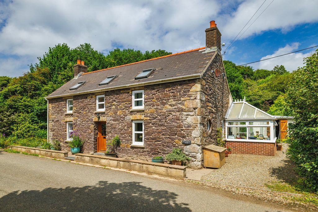 Property photo 1 of 42