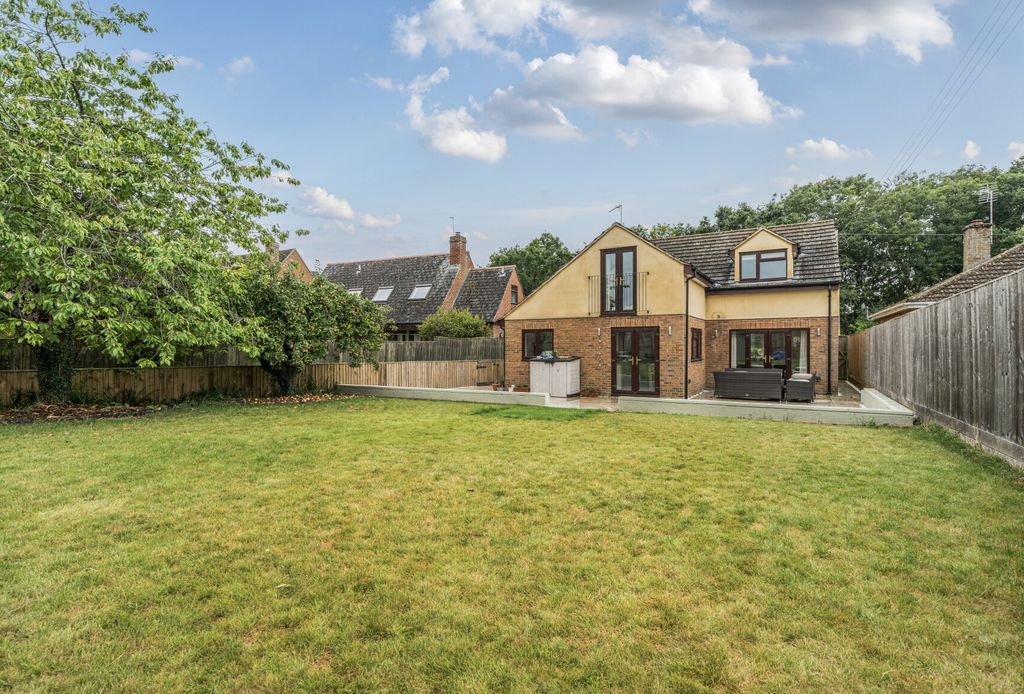 Property photo 1 of 12 1330548-1-6888Df4...