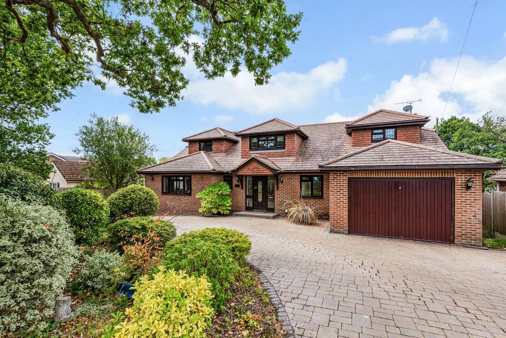 Property photo 1 of 32