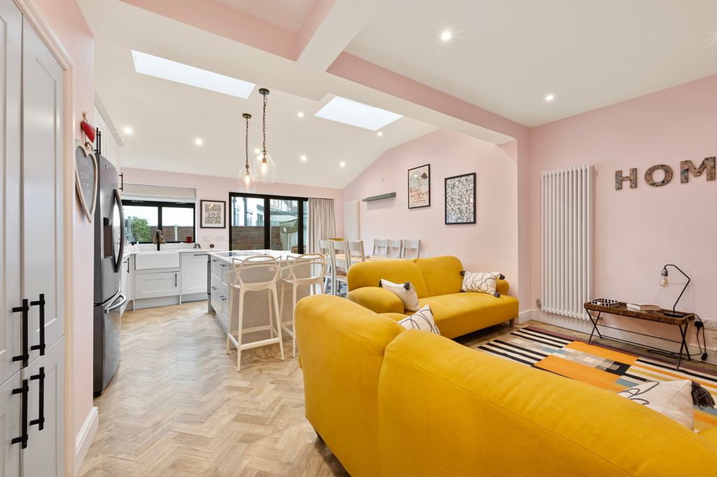 Property photo 2 of 17 Picture No. 07