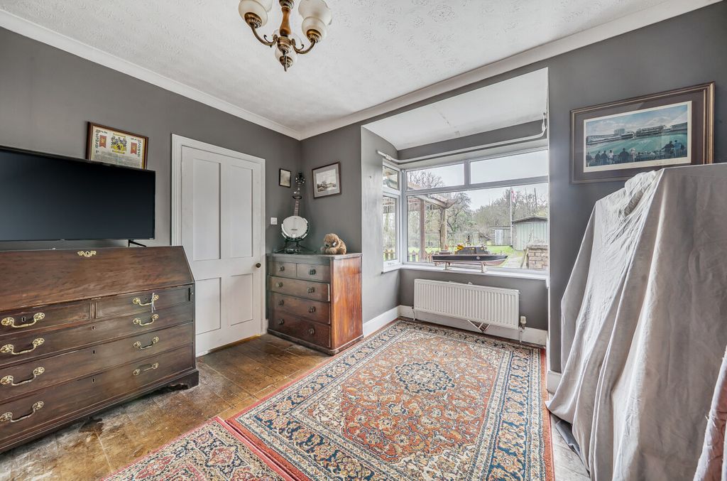 Property photo 3 of 22 1398108-13-697362...