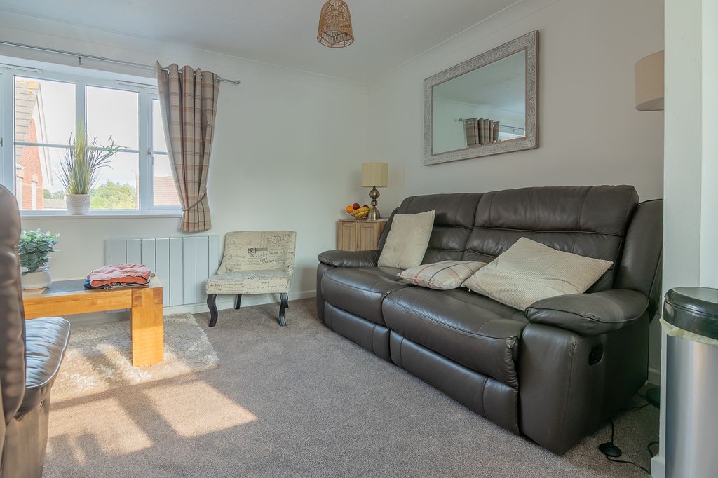 Additional image 5 of 1 bed flat for saleMiddle Close, Swadlincote DE11