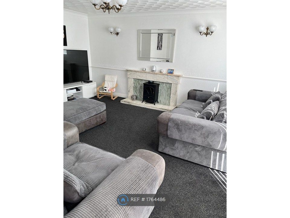 Property photo 2 of 14 Living Room