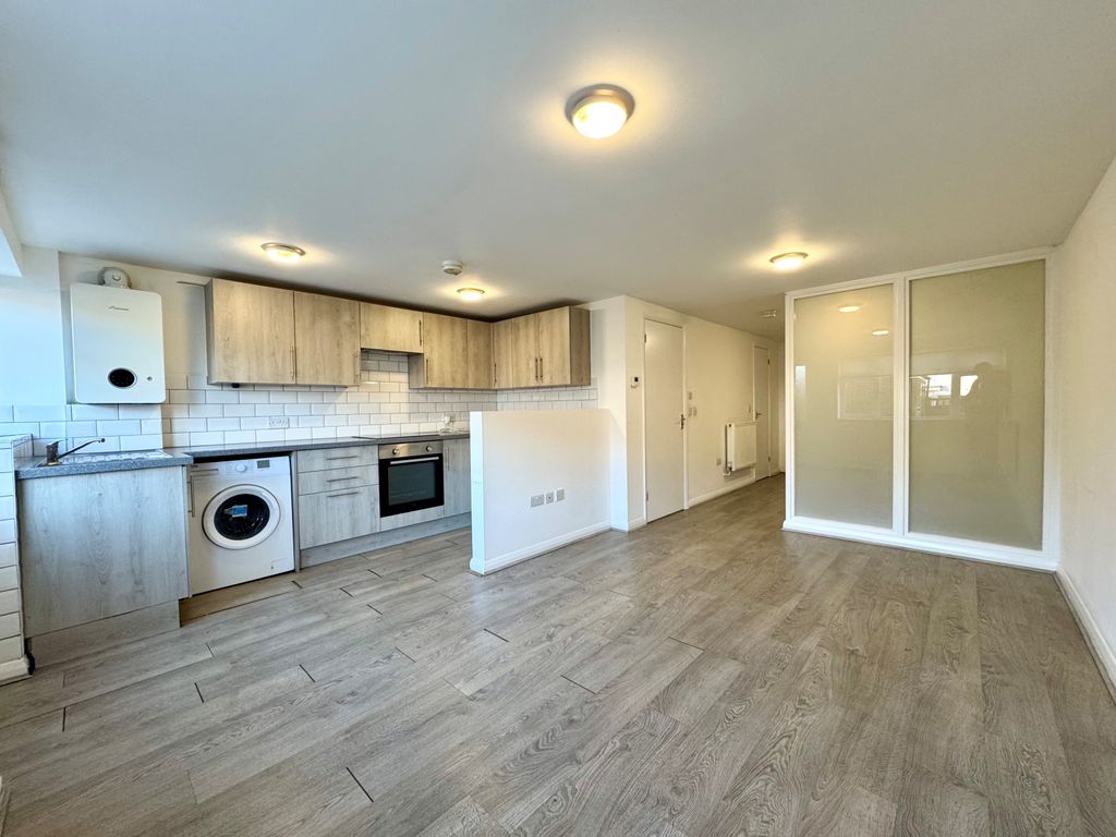 Property photo 2 of 8 Gallery