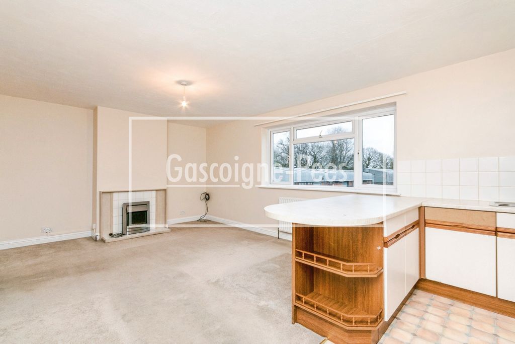 Property photo 3 of 8