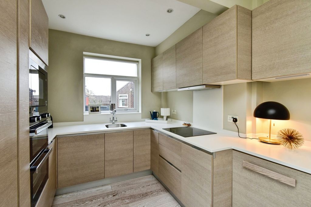 Property photo 2 of 24 Pbox-Img.Jpg