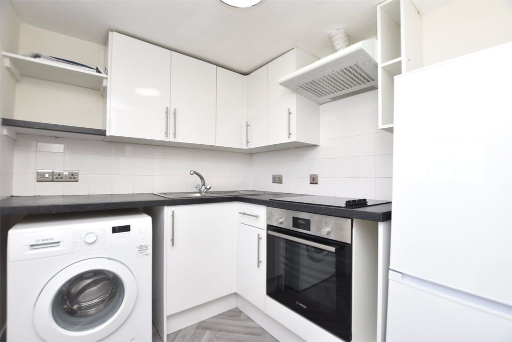 Property photo 3 of 6 Kitchen