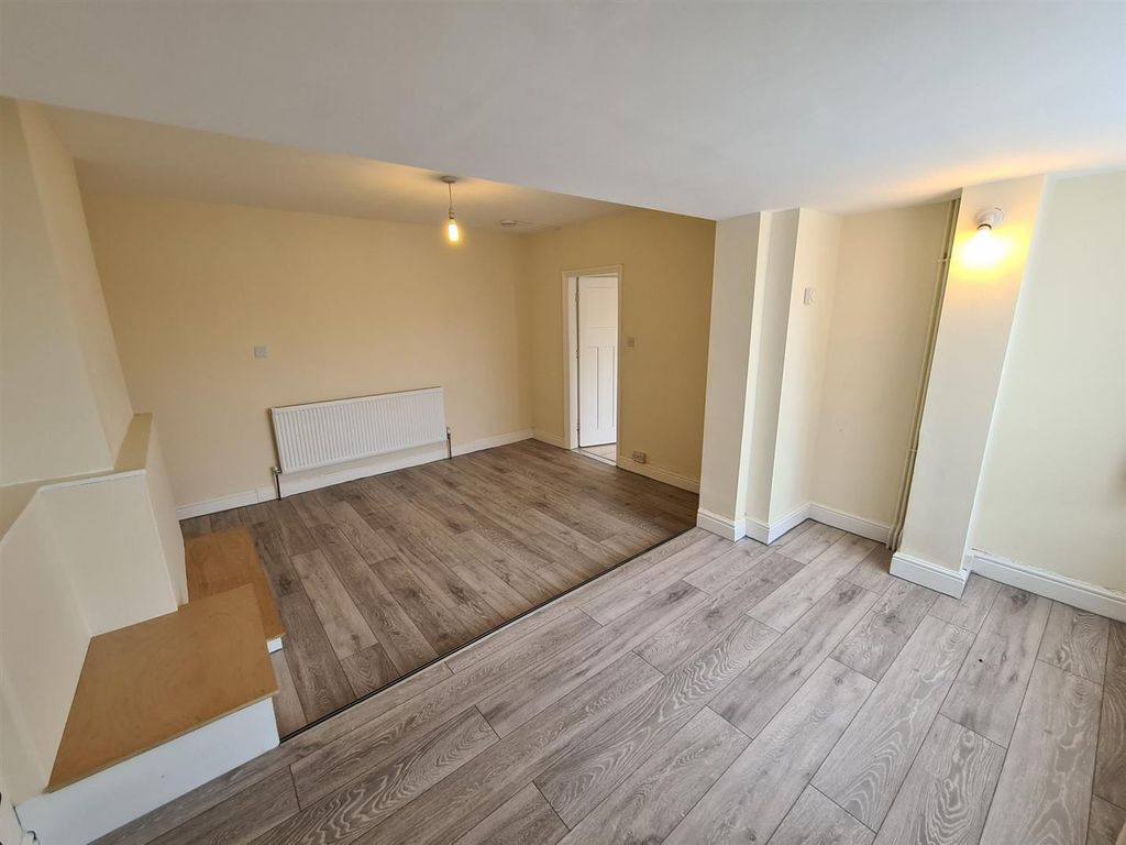 Property photo 3 of 6 Property Photo