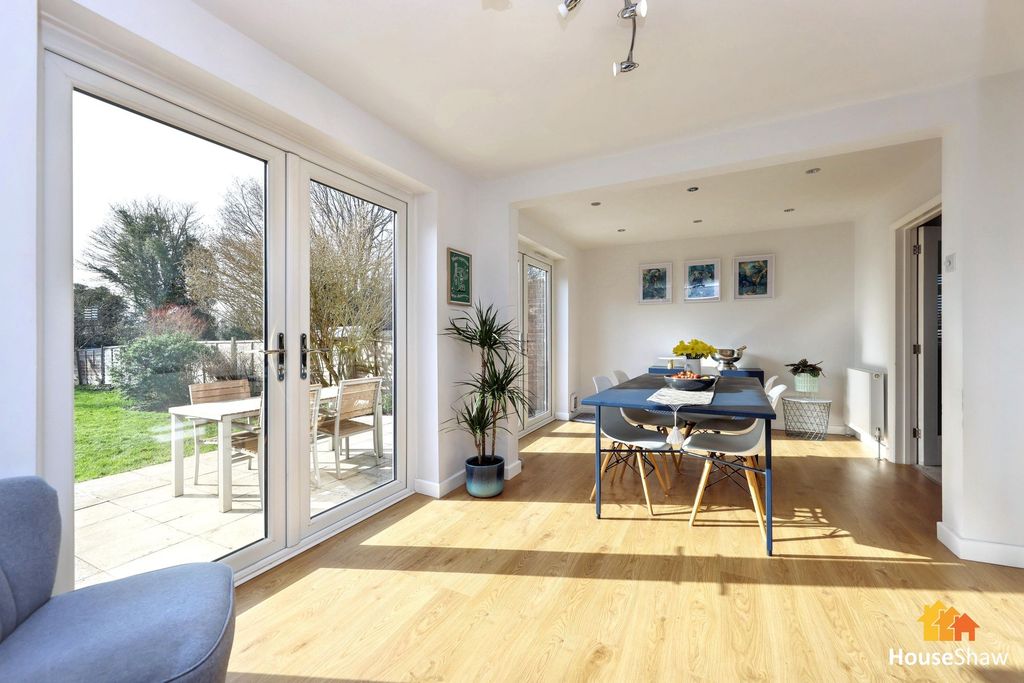 Property photo 3 of 24