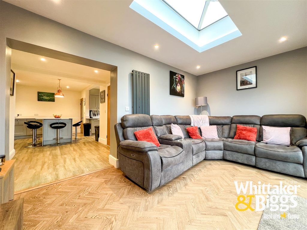 Property photo 3 of 27 Sitting Room