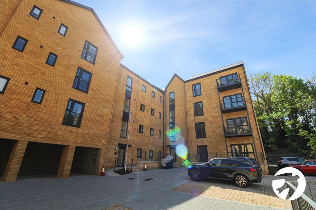 Property photo 1 of 6 External