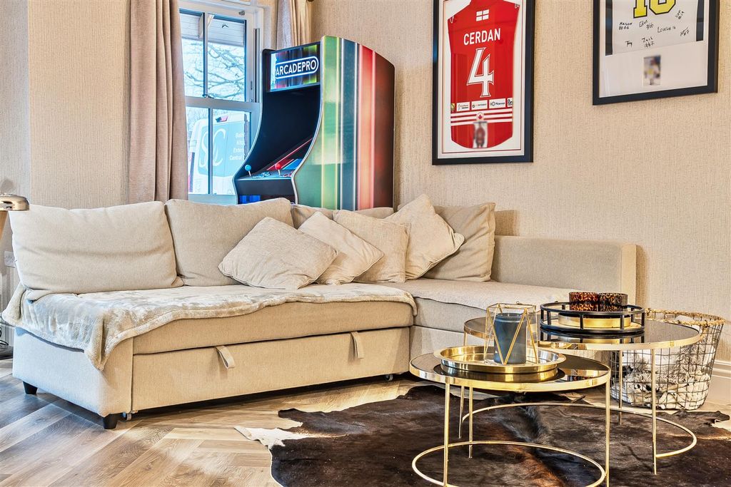 Property photo 1 of 24 Games Room