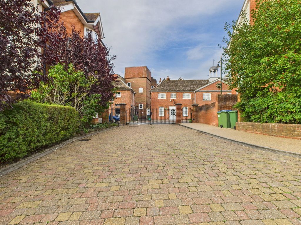Property photo 3 of 12