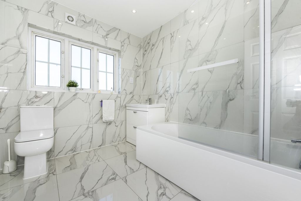 Property photo 2 of 30 Mzz_8667