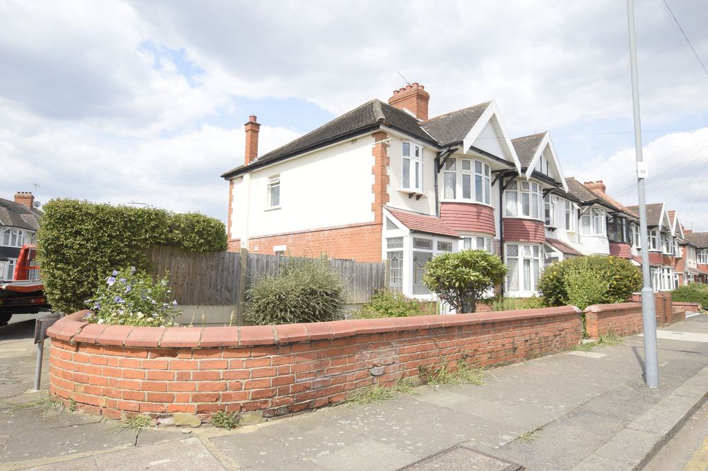 Property photo 1 of 17