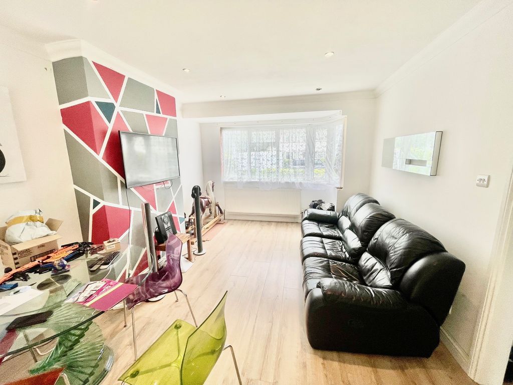 Property photo 3 of 6 Tw3