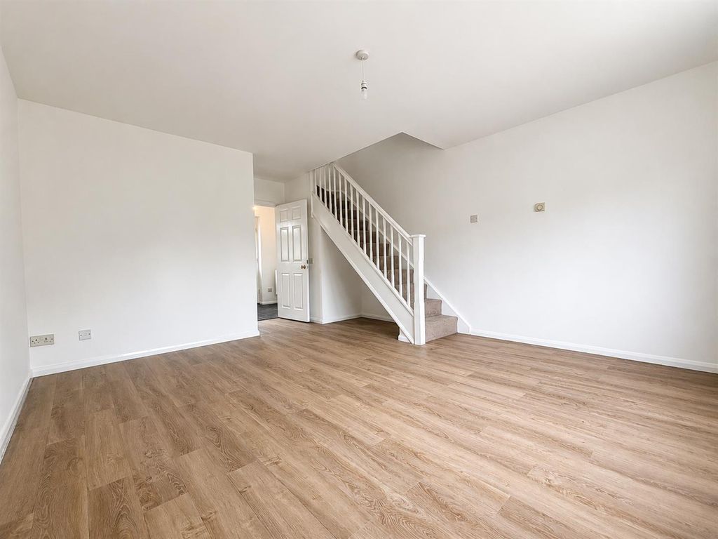 Property photo 3 of 8 Adb59A9C-A208-44D4-Aeac-Bf1793B72B0F.Png