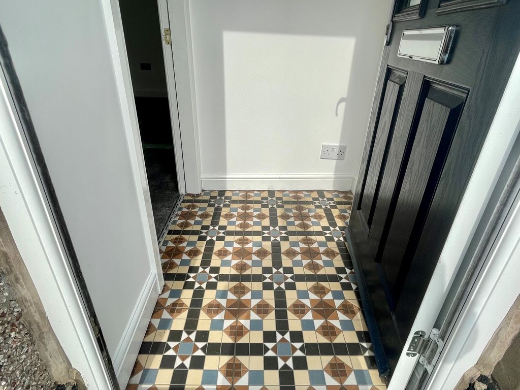 Property photo 2 of 10 Entrance