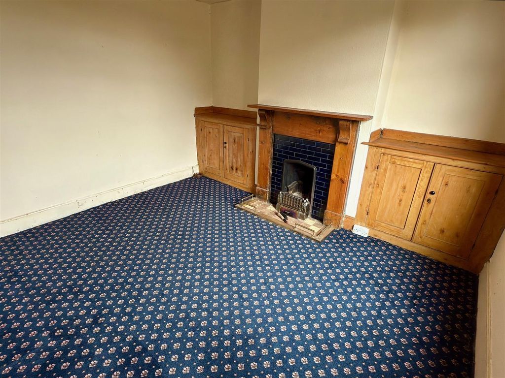 Property photo 3 of 15 Lounge.Jpg