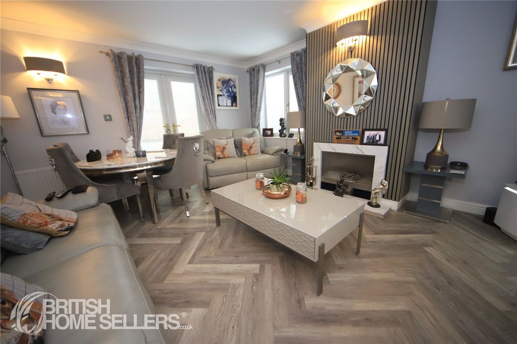 Property photo 3 of 16 Picture No. 15