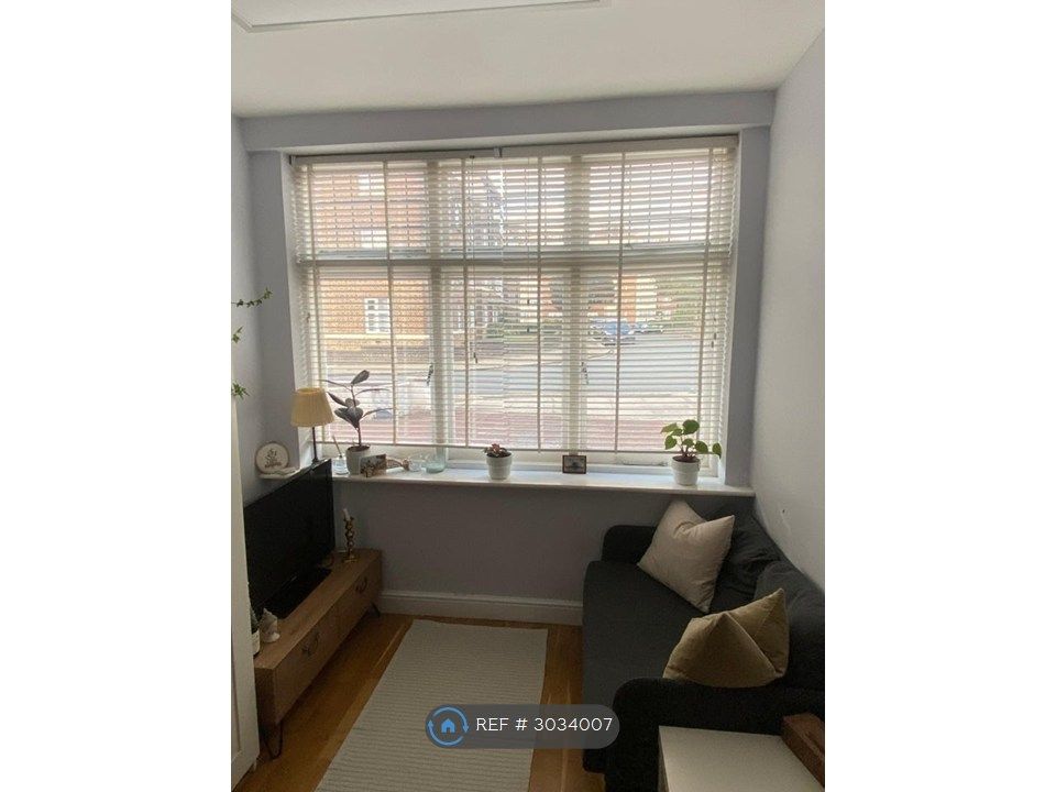 Property photo 3 of 27