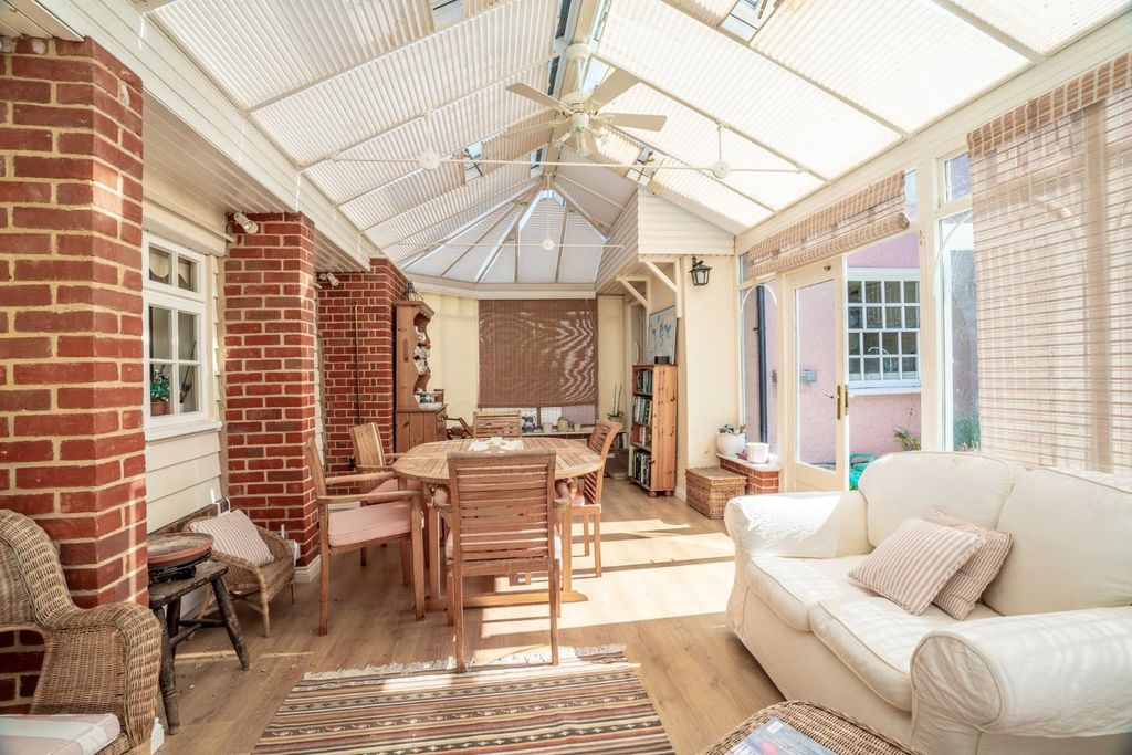 Property photo 3 of 26 Conservatory