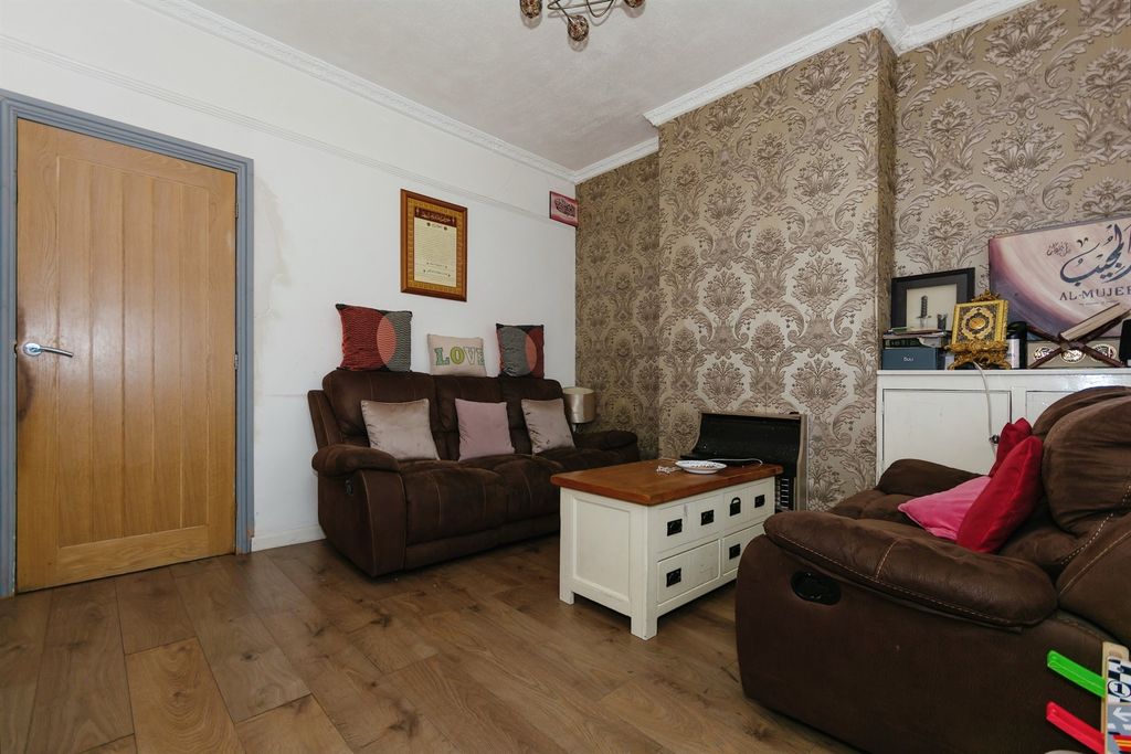Property photo 3 of 13