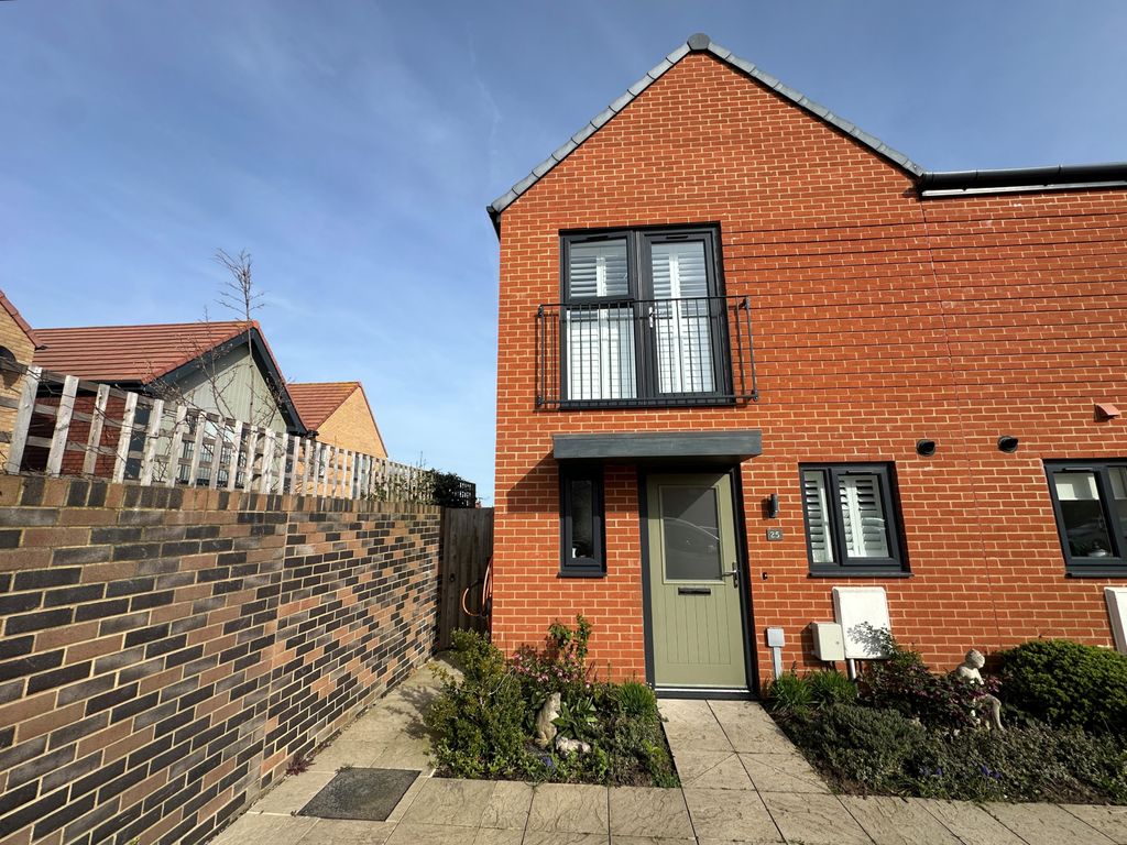 Property photo 1 of 16 2 Bedroom End Terrace House For Sale - Old Felixstowe - Wainwrights