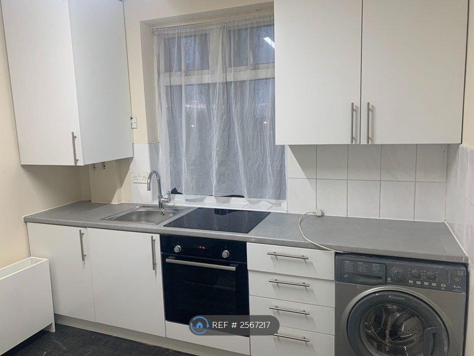 Property photo 1 of 6 Kitchen