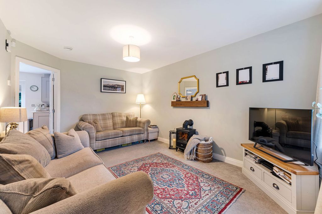 Property photo 3 of 38