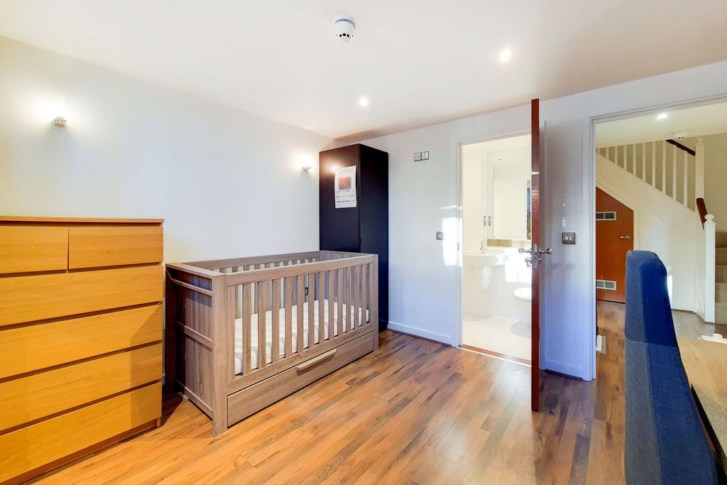 Property photo 3 of 12