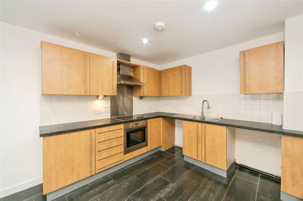 Property photo 3 of 16 Picture No. 11