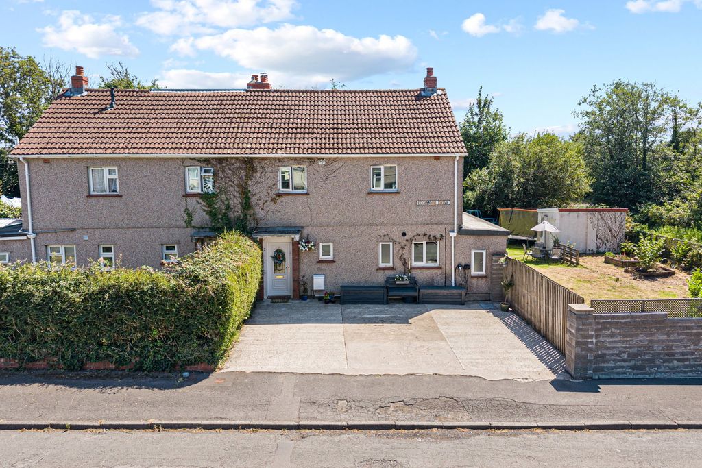 Property photo 1 of 27