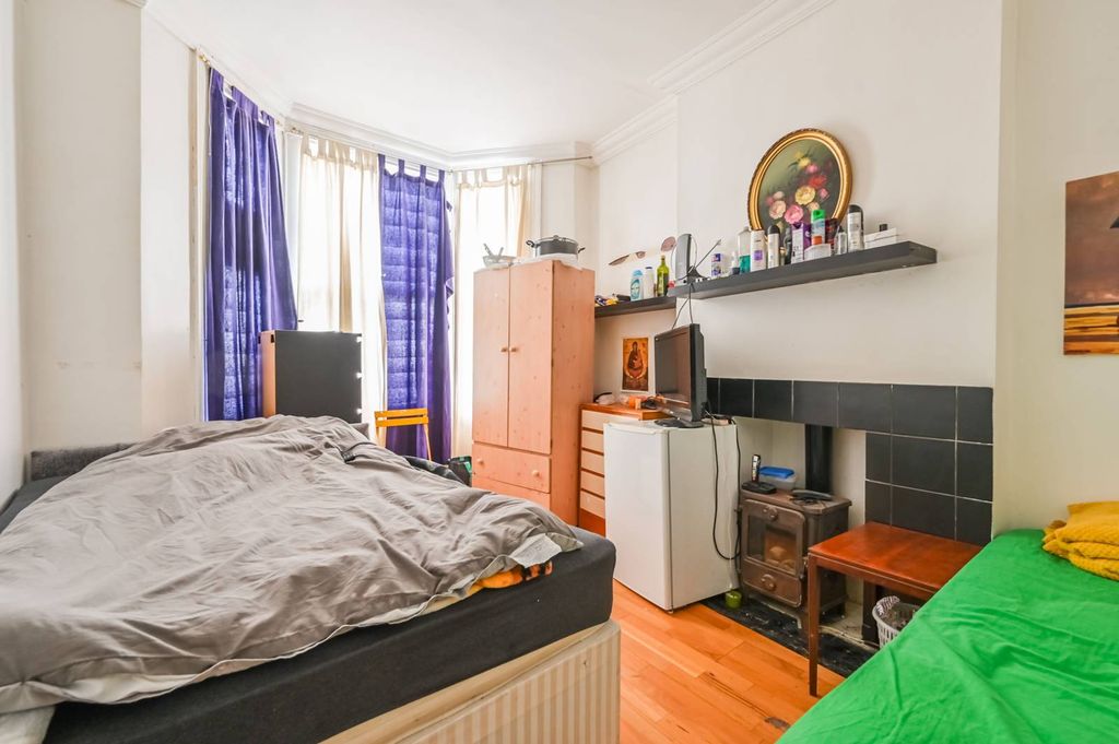 Property photo 1 of 6