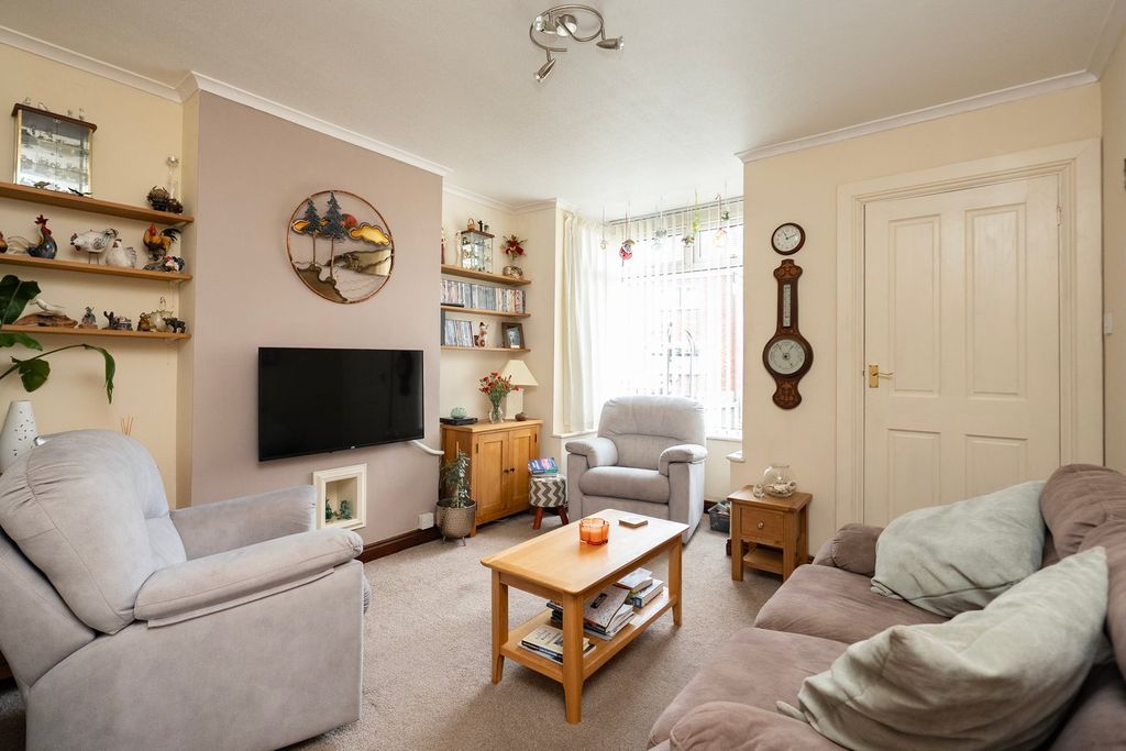 Property photo 2 of 18