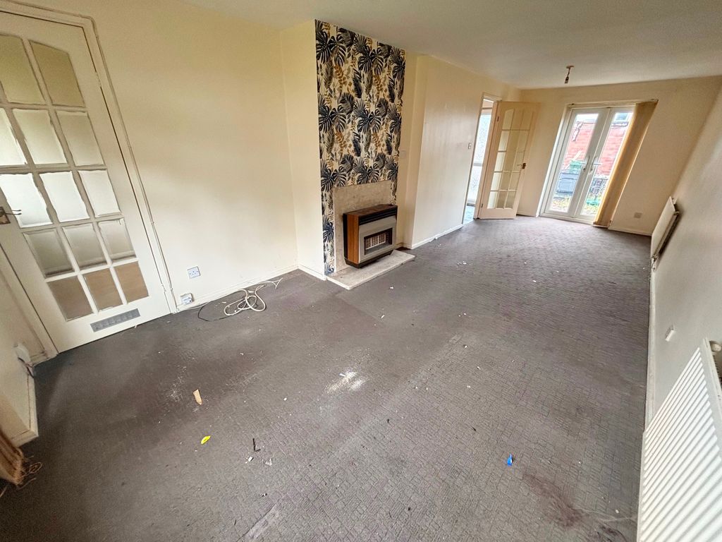 Property photo 2 of 27