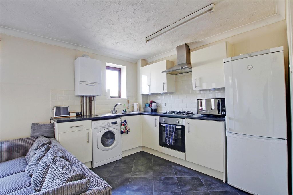Property photo 3 of 6 Kitchen.Jpg