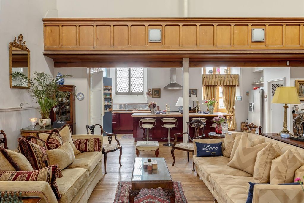 Property photo 2 of 28 Image