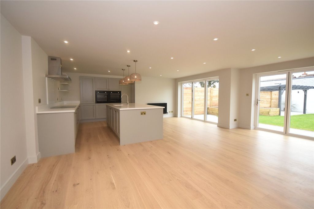 Property photo 3 of 26 Picture No. 17