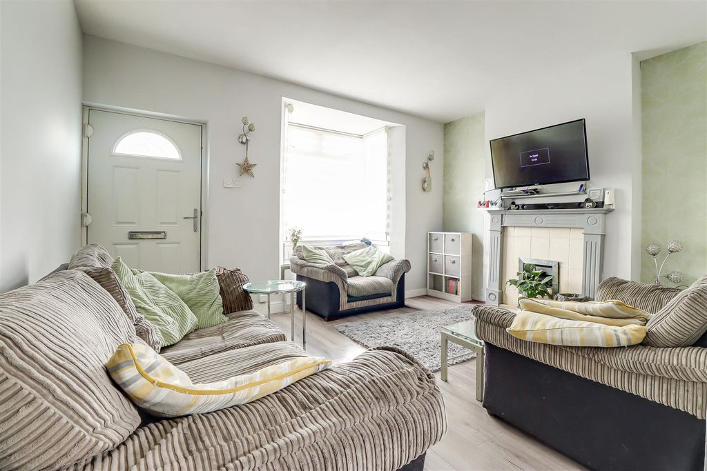 Property photo 3 of 23