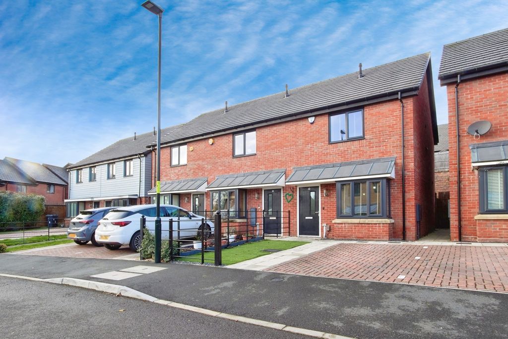 Property photo 2 of 19 Front