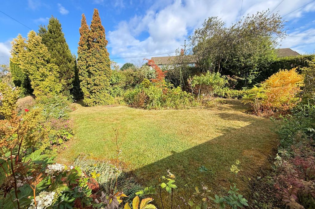 Property photo 2 of 28