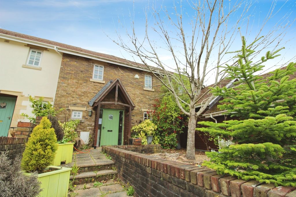 Property photo 1 of 15