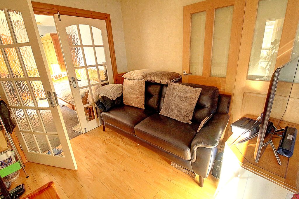 Property photo 3 of 9 Photo #3