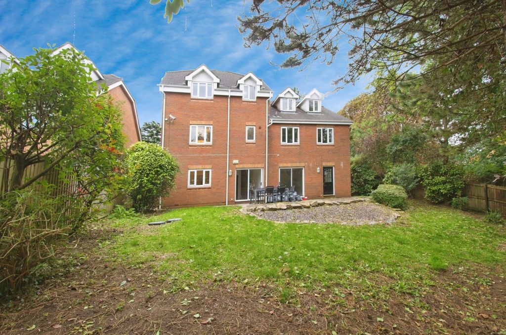 Property photo 2 of 16 External